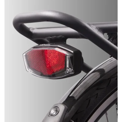 achterlicht spanninga lineo batterijen gemonteerd op fiets