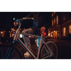 koplamp axa dwn front 30 lux usb c oplaadbaar 6