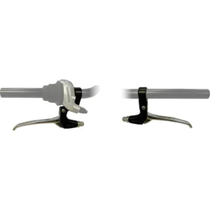 Remgreepset-saccon-rollerbrake-zwart-zilver-gemonteerd-op-stuur-2. Webp remgreepset saccon rollerbrake zwart zilver gemonteerd op stuur 2